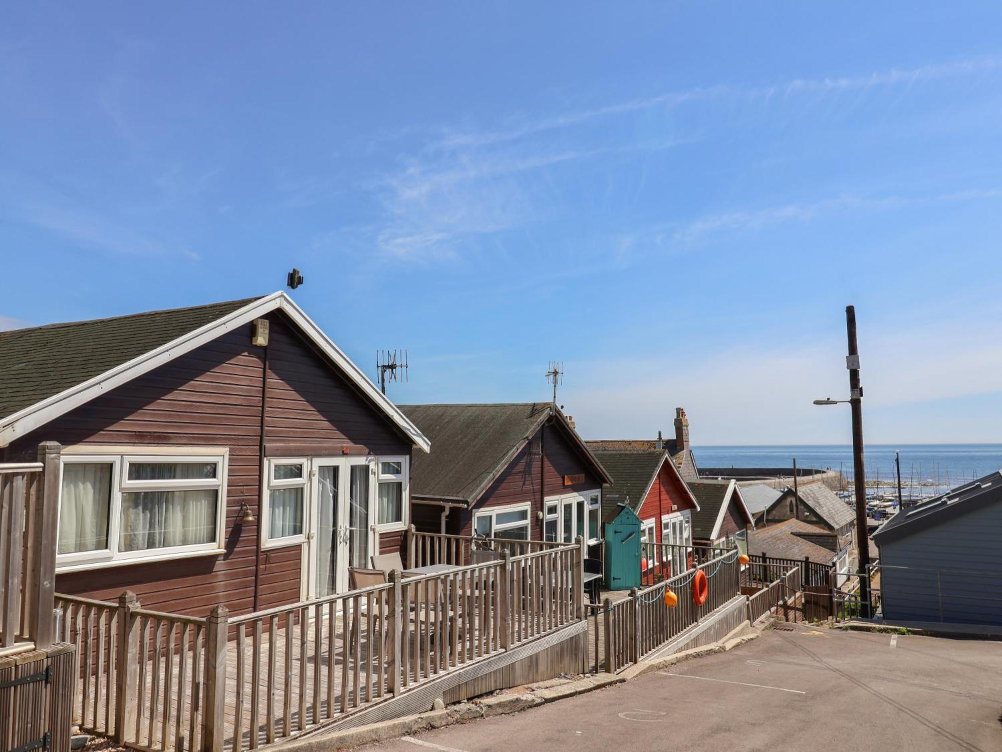 Granny'S Teeth Villa Lyme Regis Exterior photo